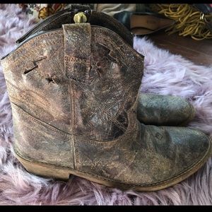 Steve Madden Short cowboy Boots size 10 / 11
